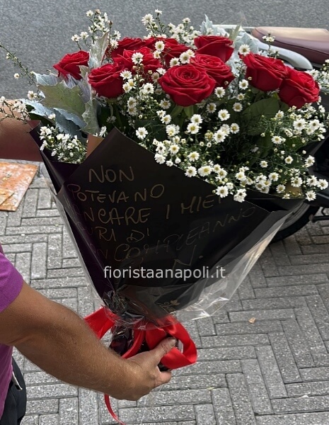 Fascio con rose con scritta